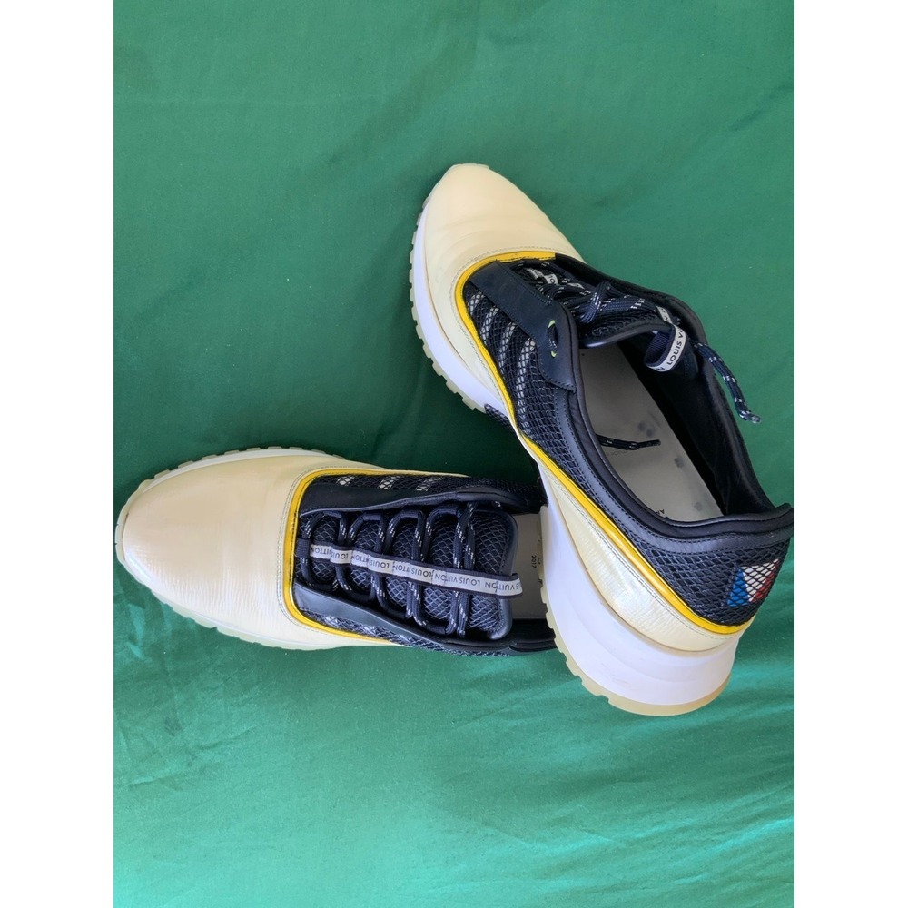 Shoes - Picture 6 of 12